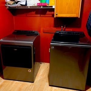 Like New Whirlpool Washer Dryer WiFi smart